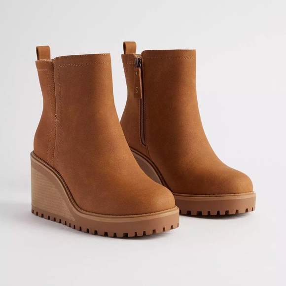 torrid Shoes - Torrid Cognac Platform Wedge Bootie NWT Size 10W